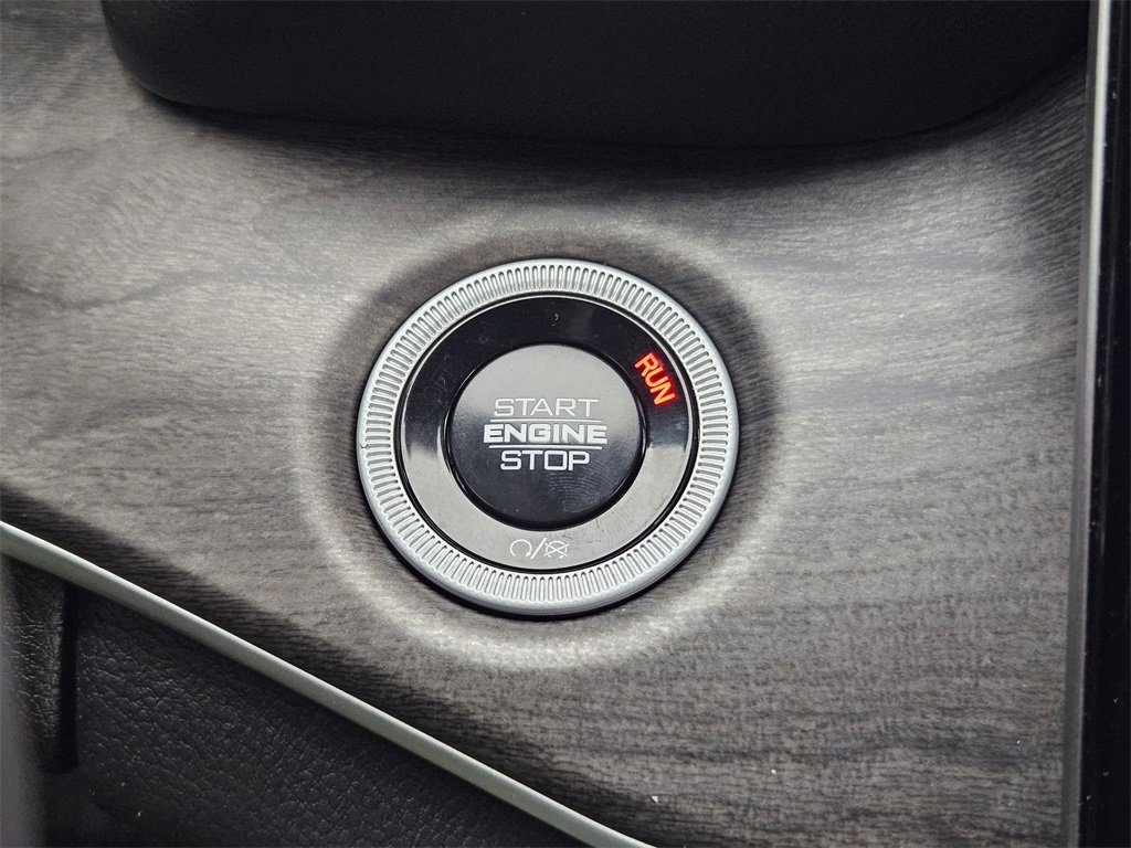 Certified 2025 Jeep Grand Cherokee Limited w/ Trailer Tow Package image 17