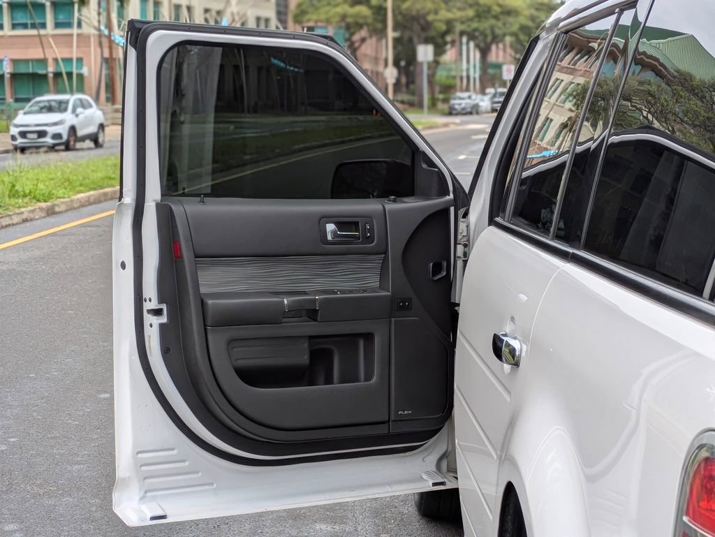 Used 2018 Ford Flex Limited w/ Equipment Group 301A image 11