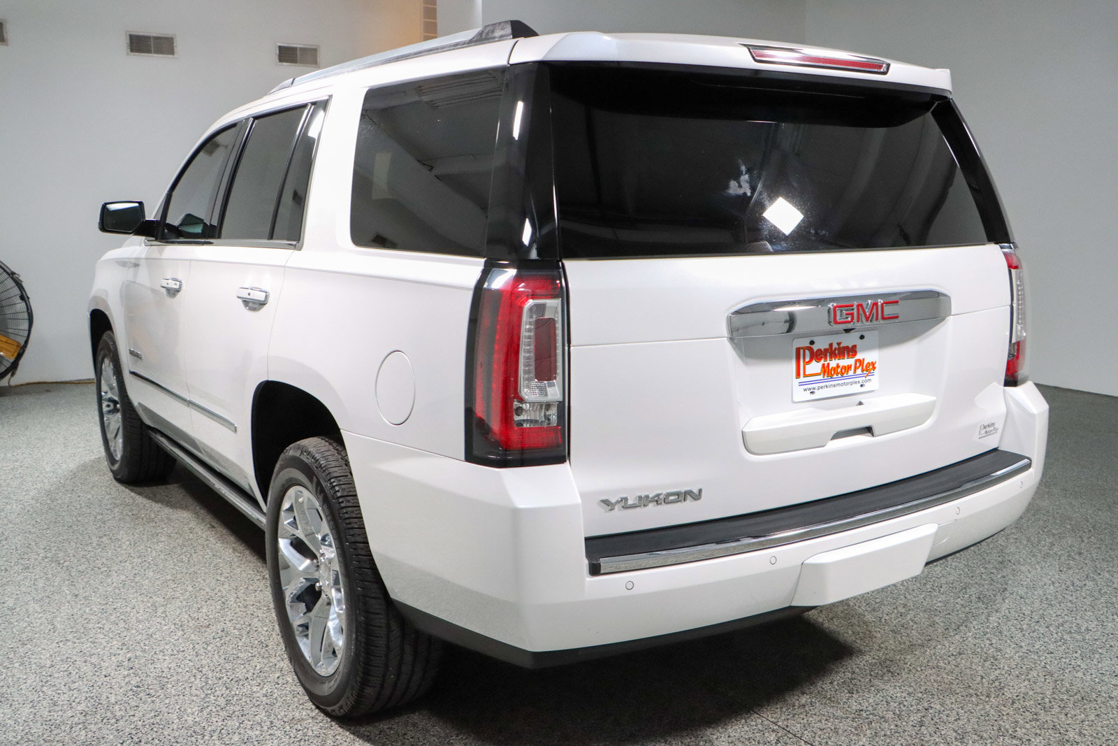 Used 2018 GMC Yukon Denali w/ Denali Ultimate Package image 9