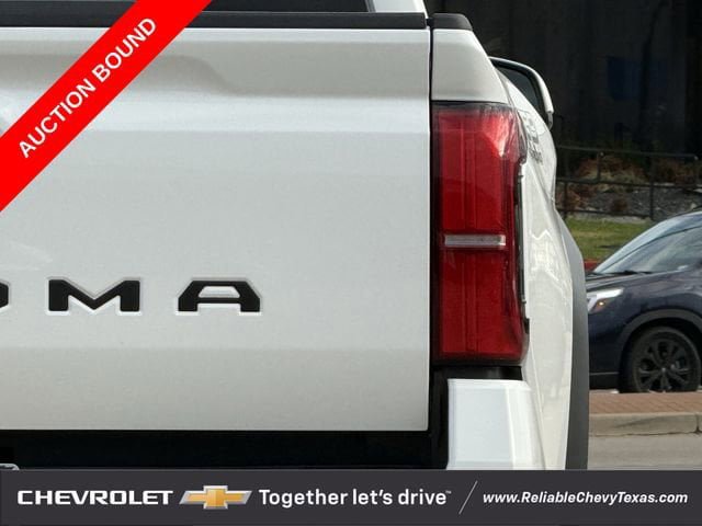 Used 2024 Toyota Tacoma TRD Off-Road AWD/4WD image 8