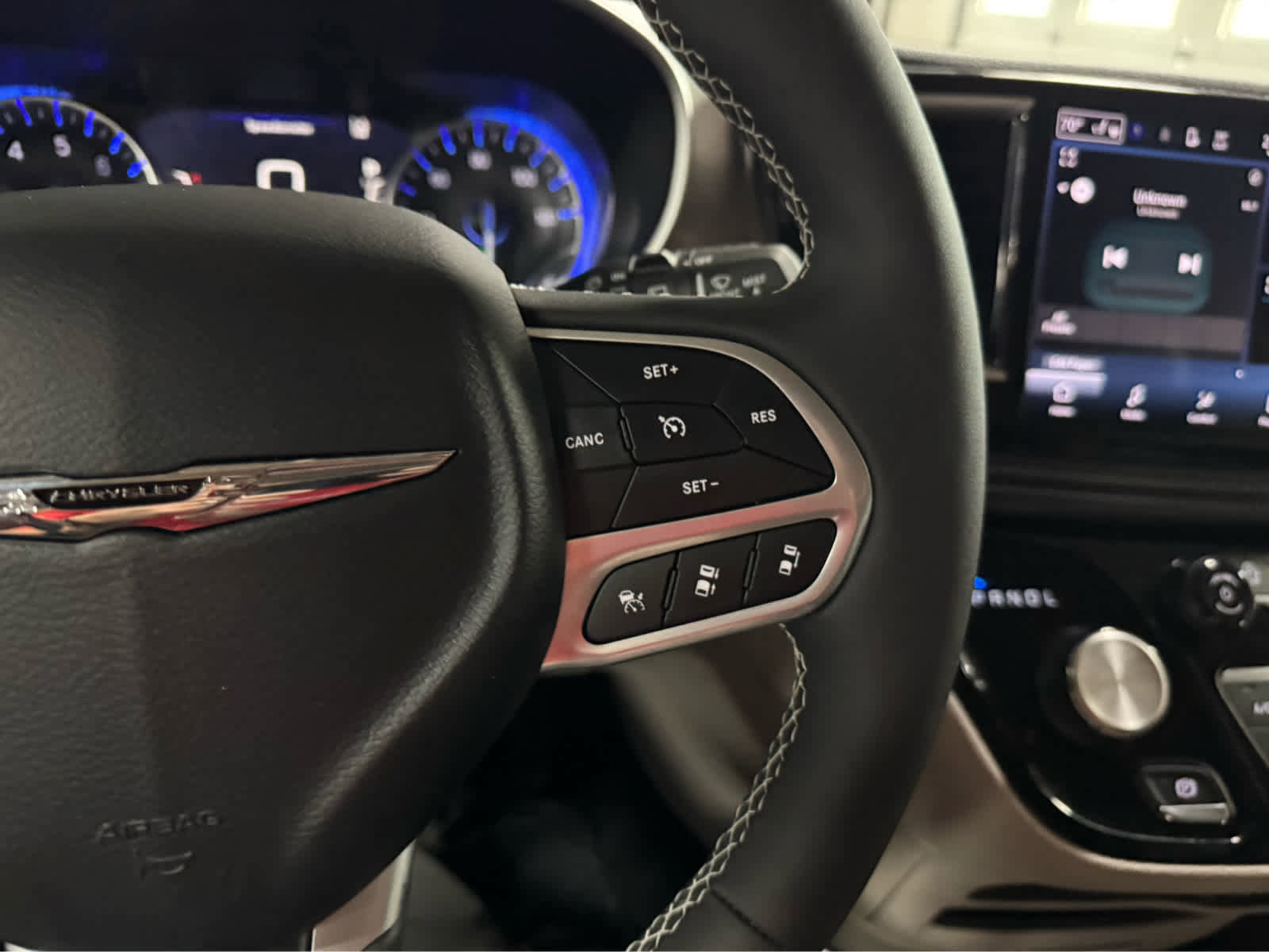 Used 2024 Chrysler Pacifica Touring-L image 21