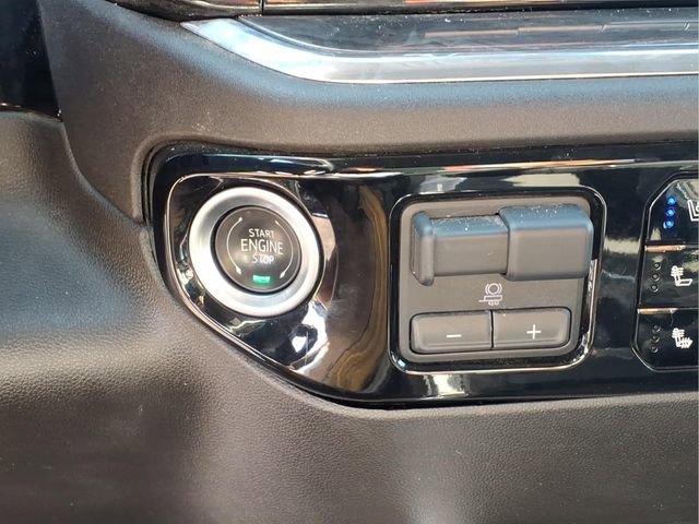 Used 2025 Chevrolet Silverado 2500 LTZ w/ LTZ Premium Package AWD/4WD image 12