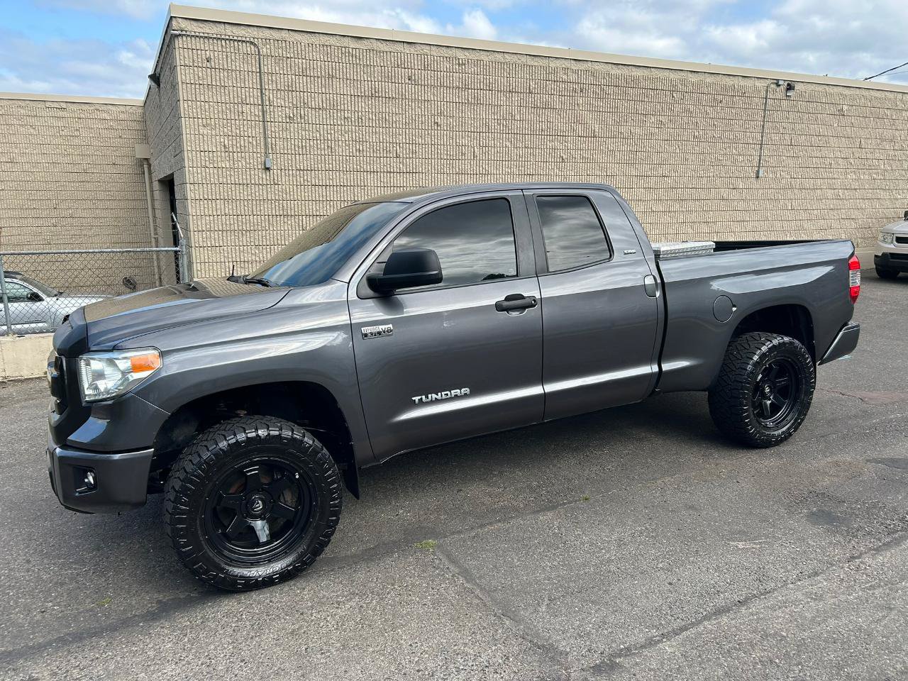 Used 2014 Toyota Tundra SR5 AWD/4WD image 8