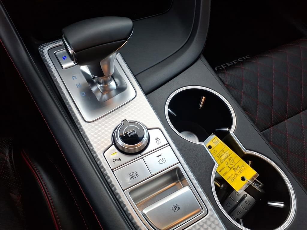 Used 2022 Genesis G70 3.3T image 9