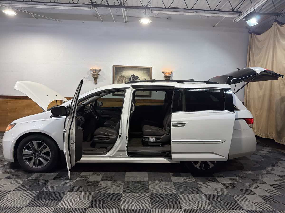 Used 2015 Honda Odyssey Touring Elite image 13