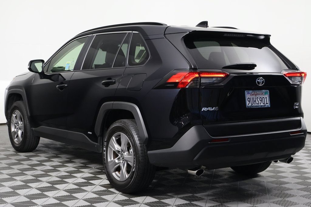 Used 2025 Toyota RAV4 XLE w/ Convenience Package AWD/4WD image 6