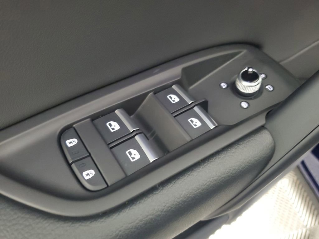 Used 2025 Audi Q5 2.0T Premium image 20