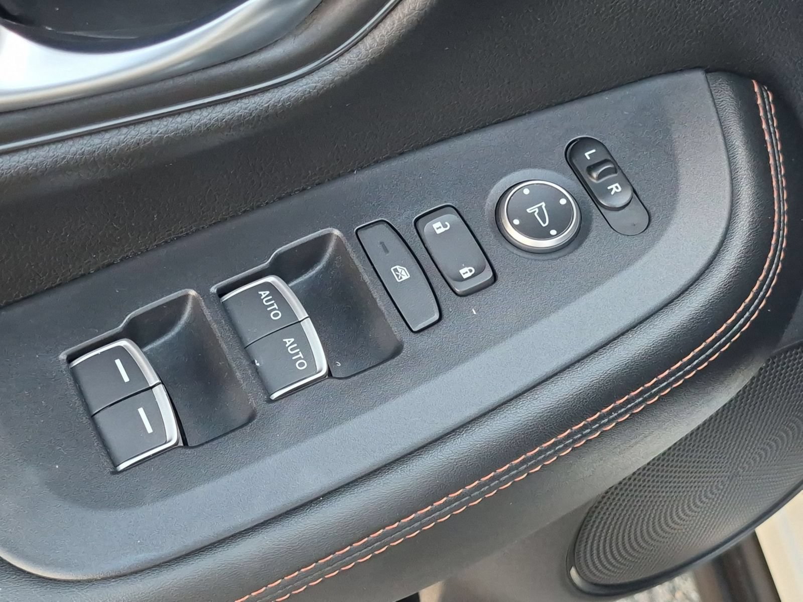 Used 2024 Honda HR-V Sport image 11