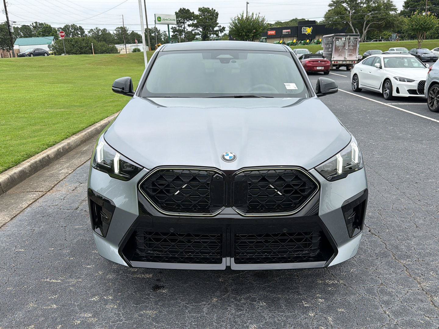 New 2026 BMW X2 xDrive28i w/ Technology Package AWD/4WD image 9