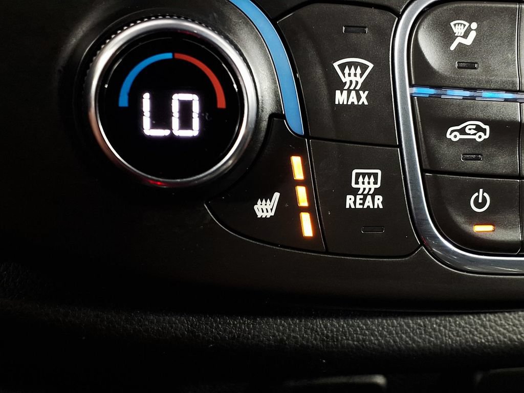 Used 2021 Chevrolet Traverse LT FWD image 16