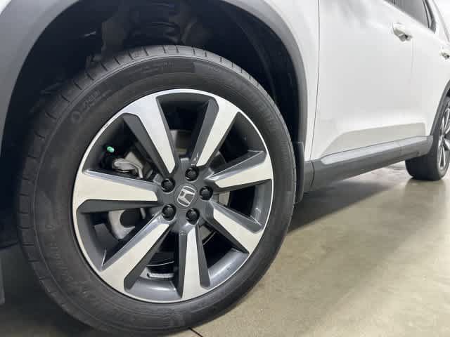 Certified 2025 Honda Pilot Touring image 29