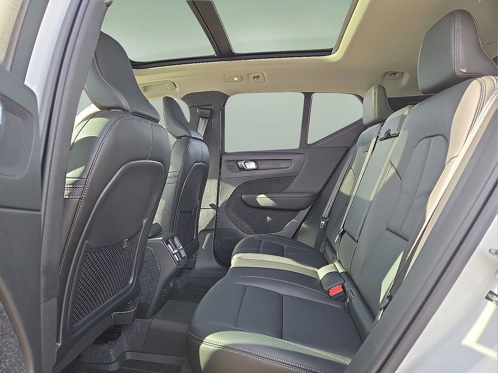 New 2026 Volvo XC40 B5 Ultra w/ Protection Package Premier AWD/4WD image 15