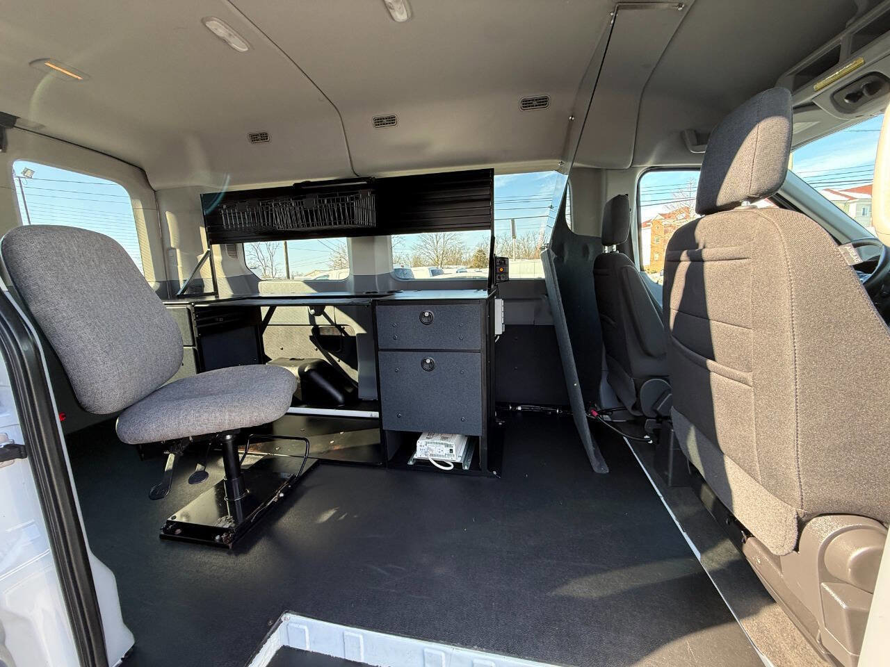 Used 2019 Ford Transit 150 XLT image 32