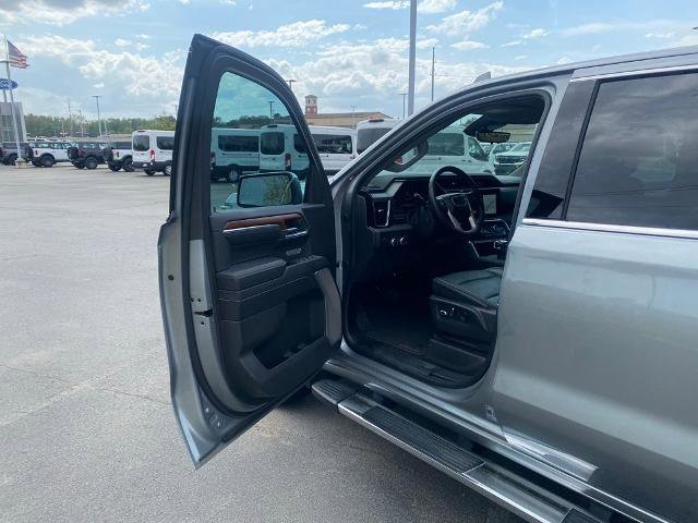Used 2023 GMC Sierra 1500 Denali w/ Technology Package AWD/4WD image 10