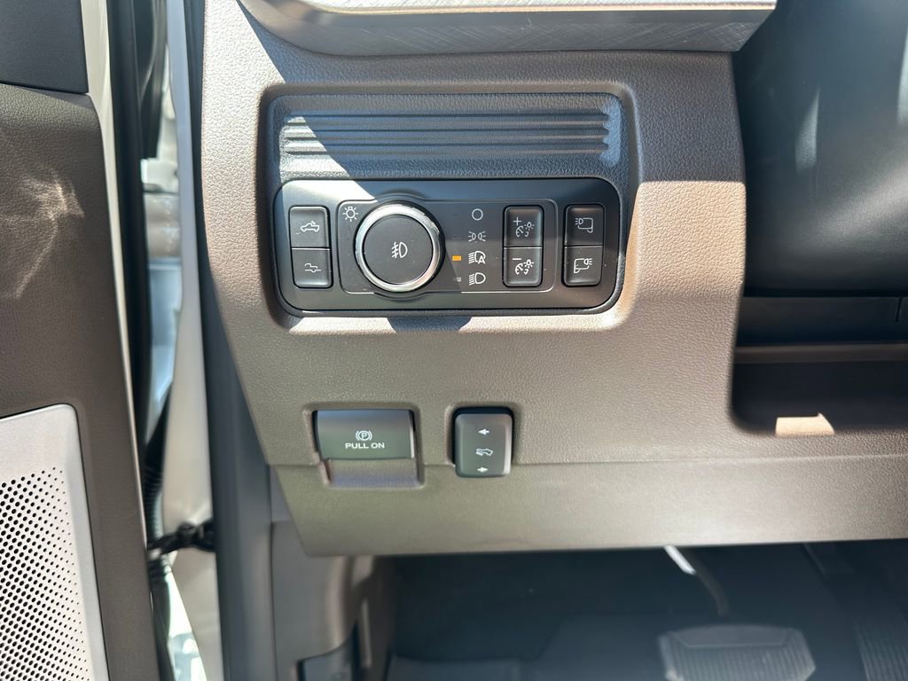 New 2025 Ford F250 King Ranch w/ Chrome Package image 71