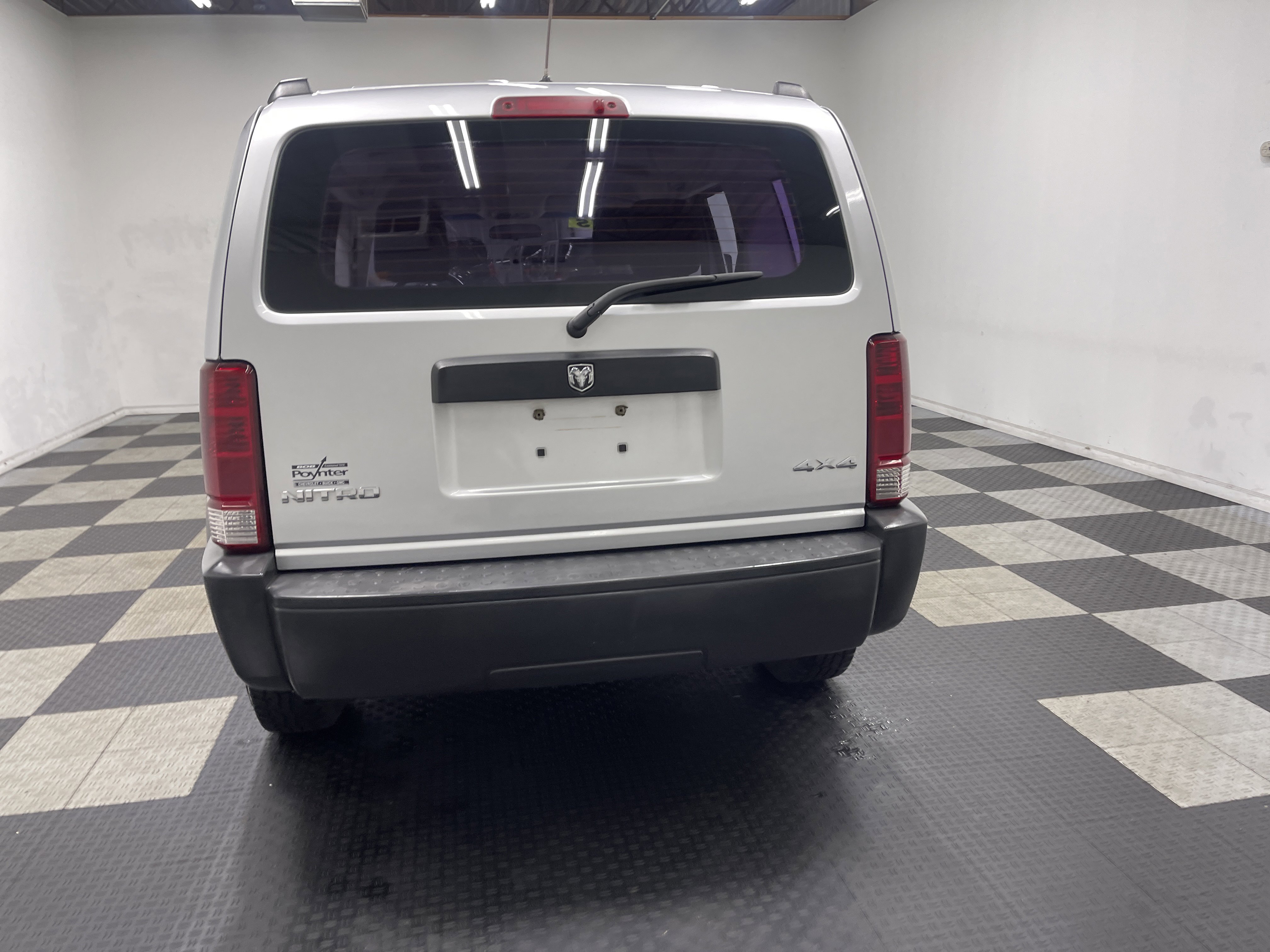 Used 2008 Dodge Nitro SXT AWD/4WD image 3