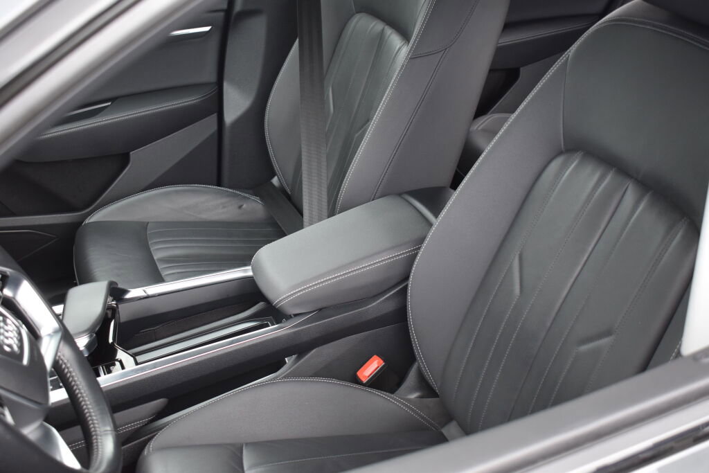 Used 2021 Audi e-tron Premium w/ Convenience Plus Package image 19