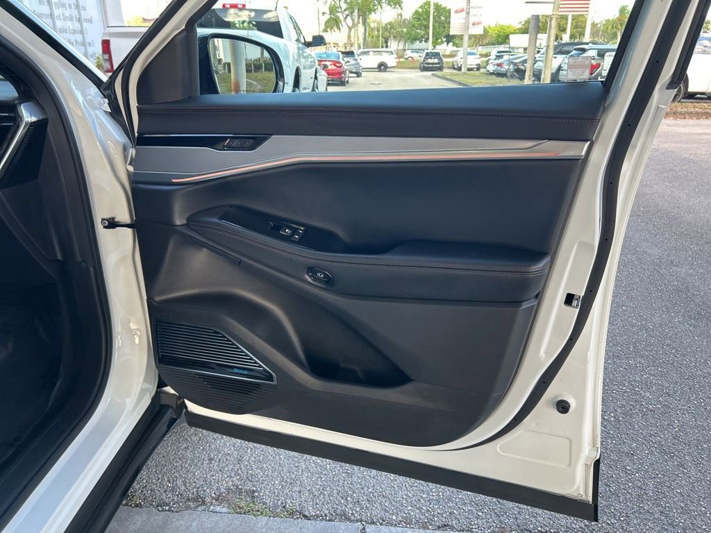 Used 2024 Jeep Wagoneer Launch Edition image 29