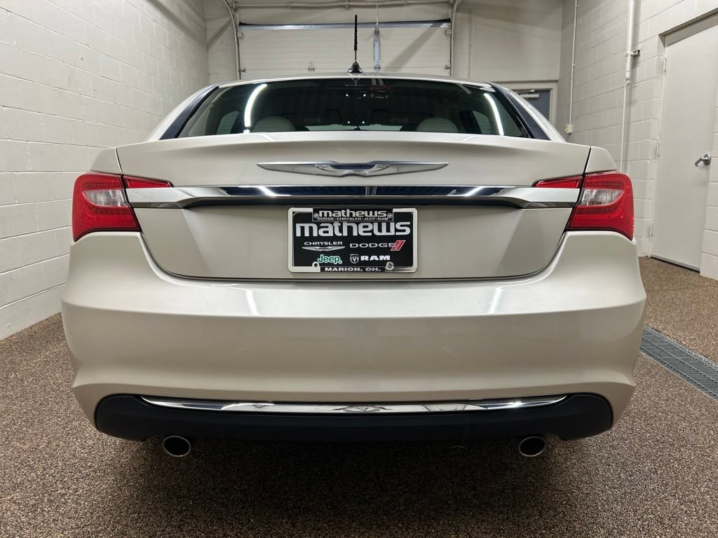 Used 2014 Chrysler 200 Limited FWD image 3