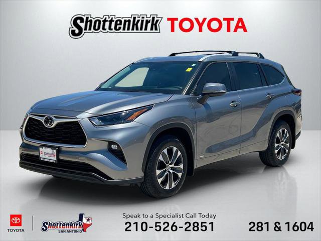 Certified 2026 Toyota Highlander XLE AWD/4WD video 1