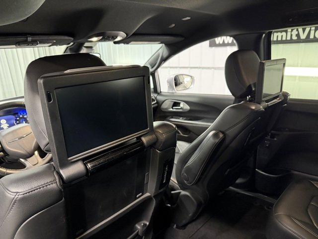 Used 2021 Chrysler Pacifica Touring-L w/ Uconnect Theater Family Group image 14