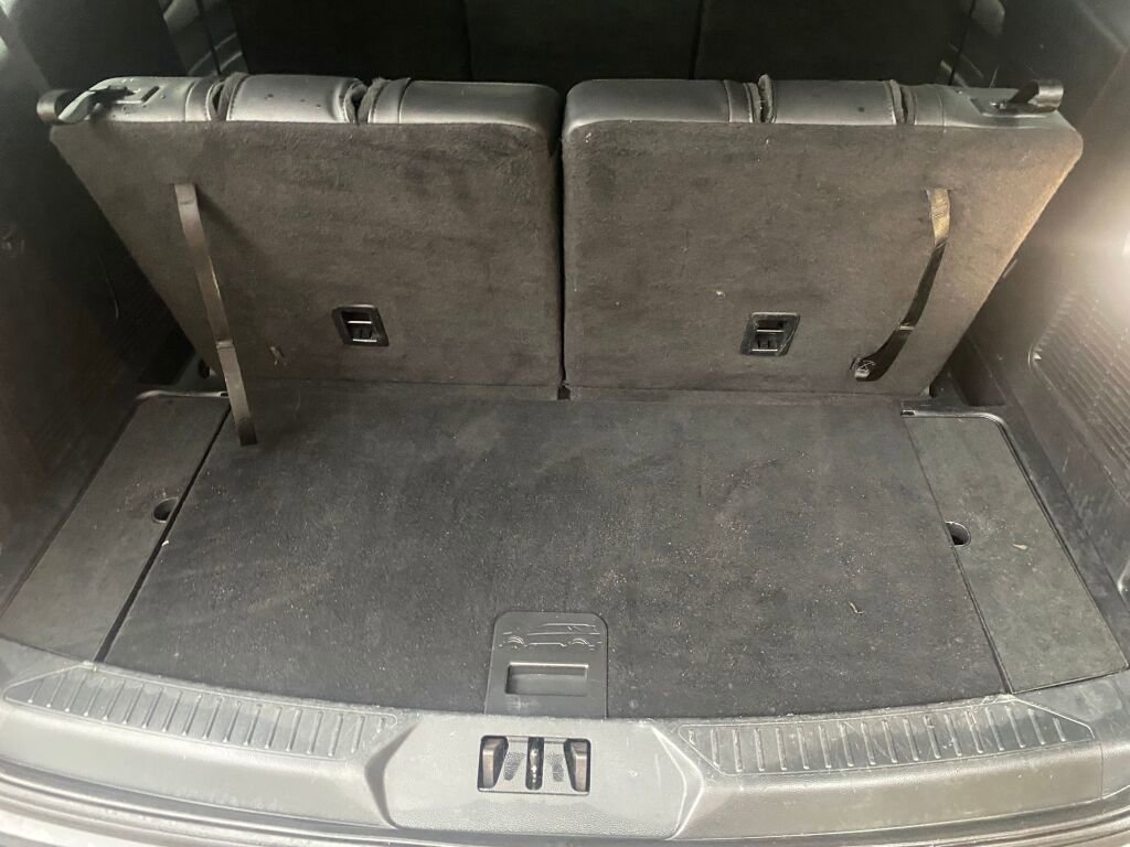 Used 2023 Ford Explorer XLT w/ Equipment Group 202A image 19