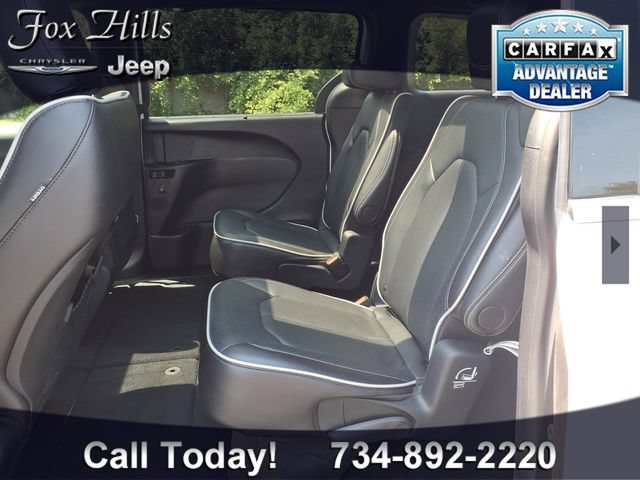 Used 2026 Chrysler Pacifica Limited FWD image 13