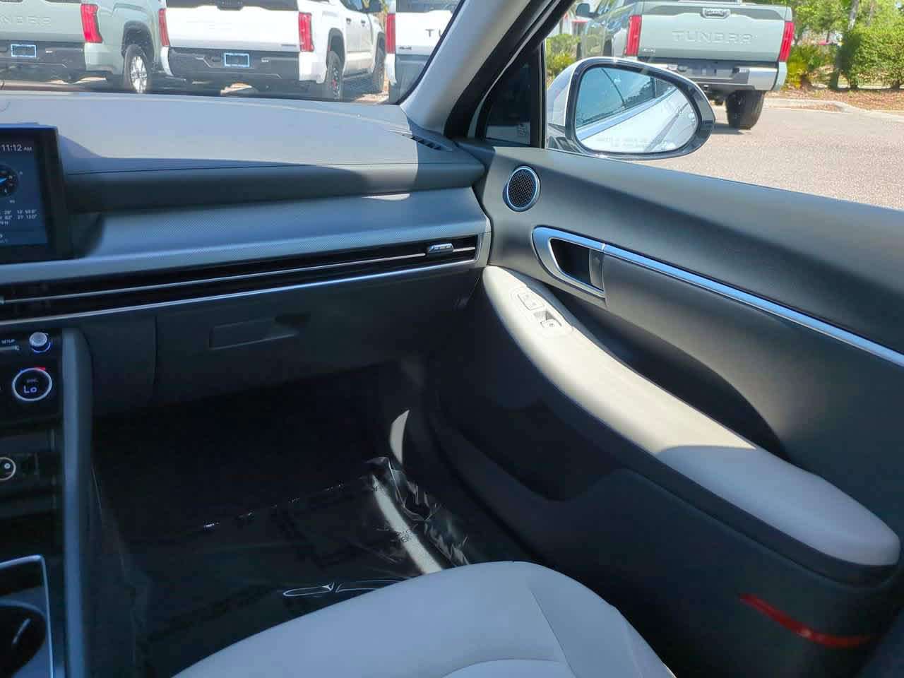 Used 2025 Hyundai Sonata SEL FWD image 16