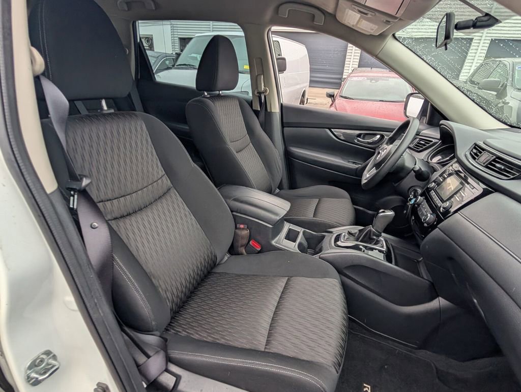 Used 2017 Nissan Rogue S image 16
