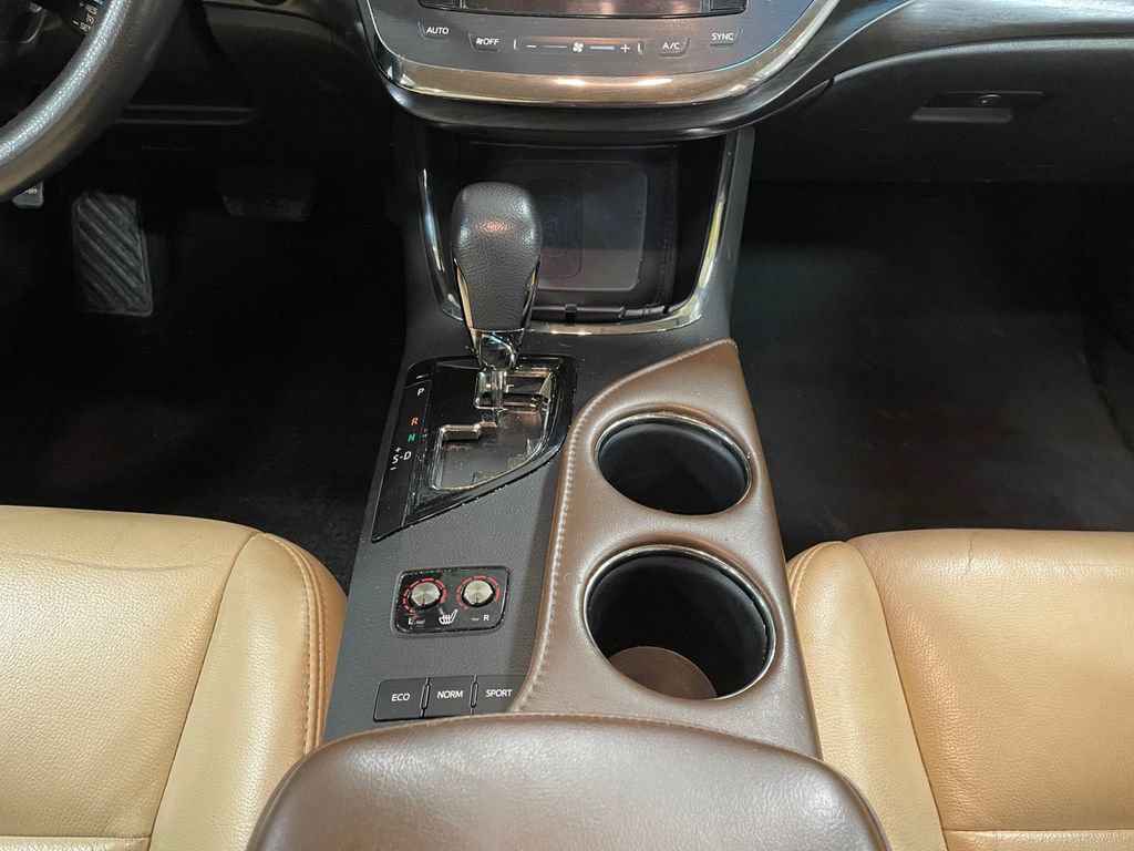 Used 2016 Toyota Avalon XLE Premium FWD image 11