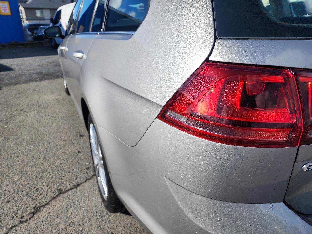 Used 2015 Volkswagen Golf TDI SE image 32