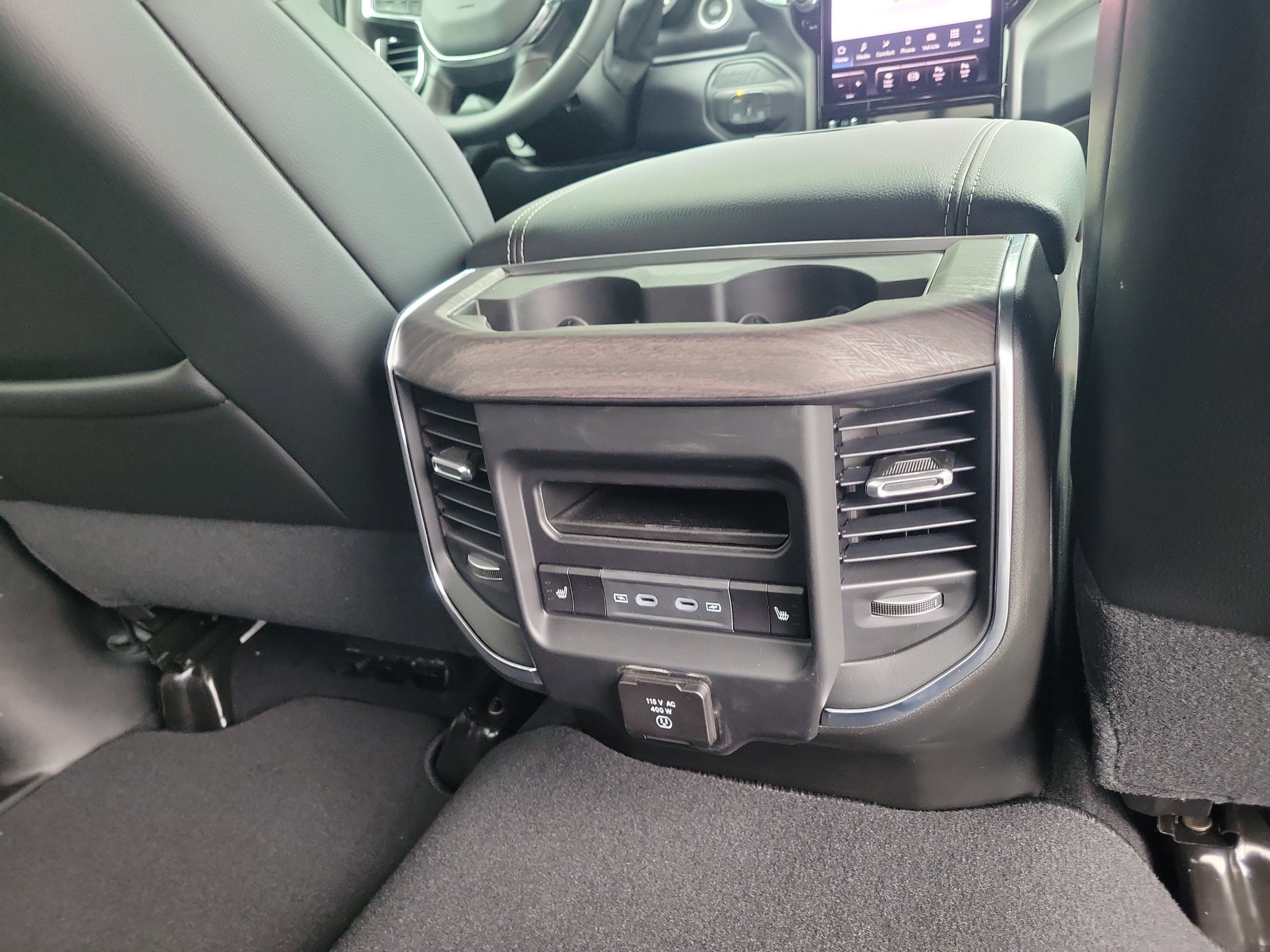 New 2026 RAM 2500 Laramie AWD/4WD image 15