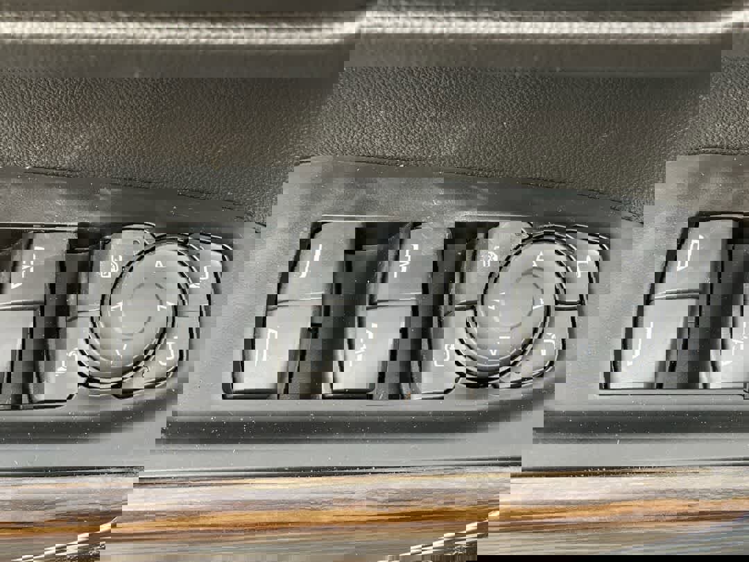 Used 2019 Chevrolet Silverado 1500 High Country image 16