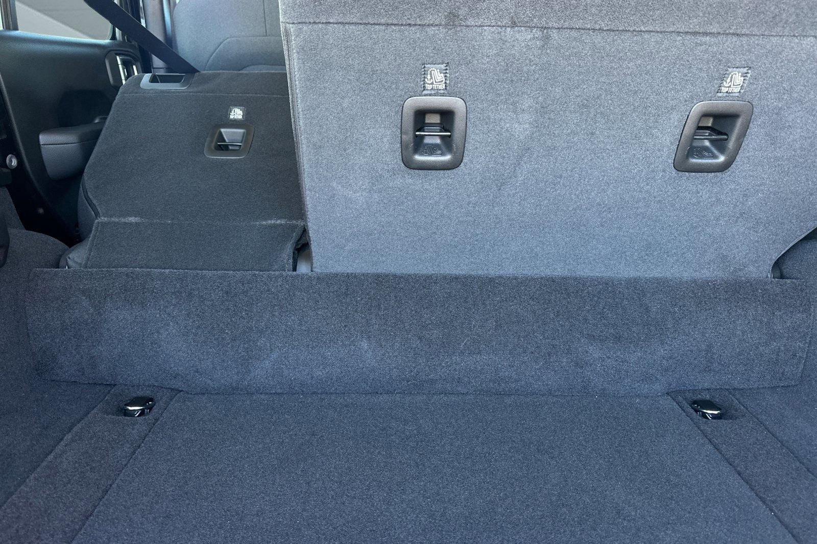 Used 2025 Jeep Wrangler Willys image 32