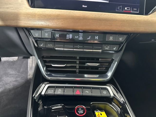 Used 2022 Audi e-tron GT Premium Plus image 22