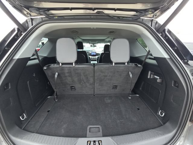 Used 2023 Ford Explorer XLT w/ Equipment Group 202A RWD image 14