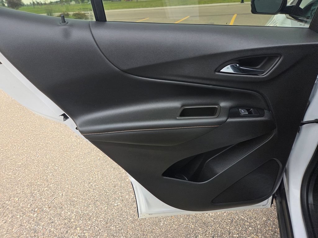 Used 2023 Chevrolet Equinox Premier AWD/4WD image 47