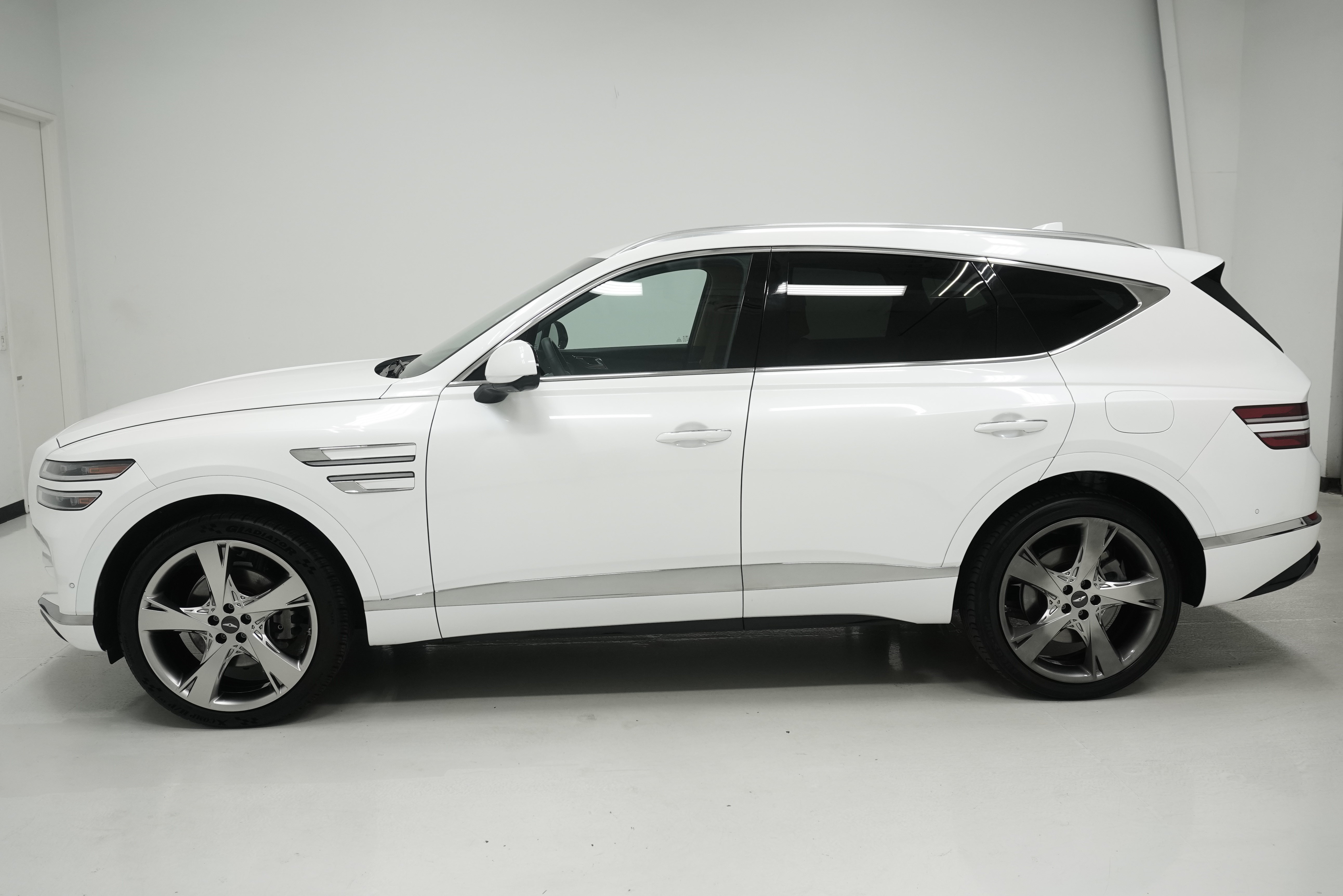 Used 2021 Genesis GV80 2.5T w/ Prestige Package 04 AWD/4WD image 7