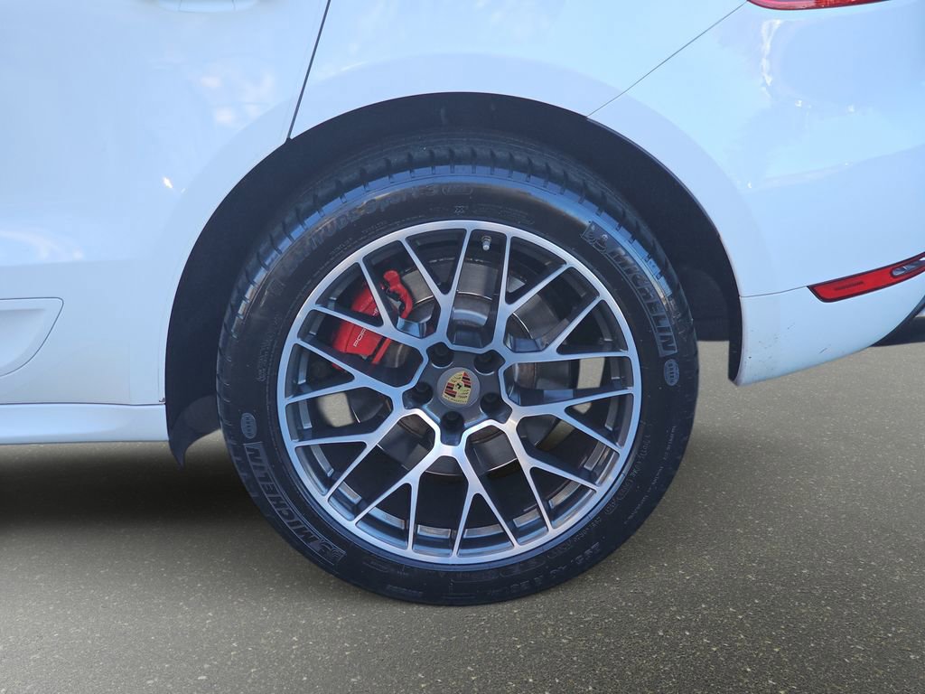 Used 2017 Porsche Macan Turbo AWD/4WD image 37