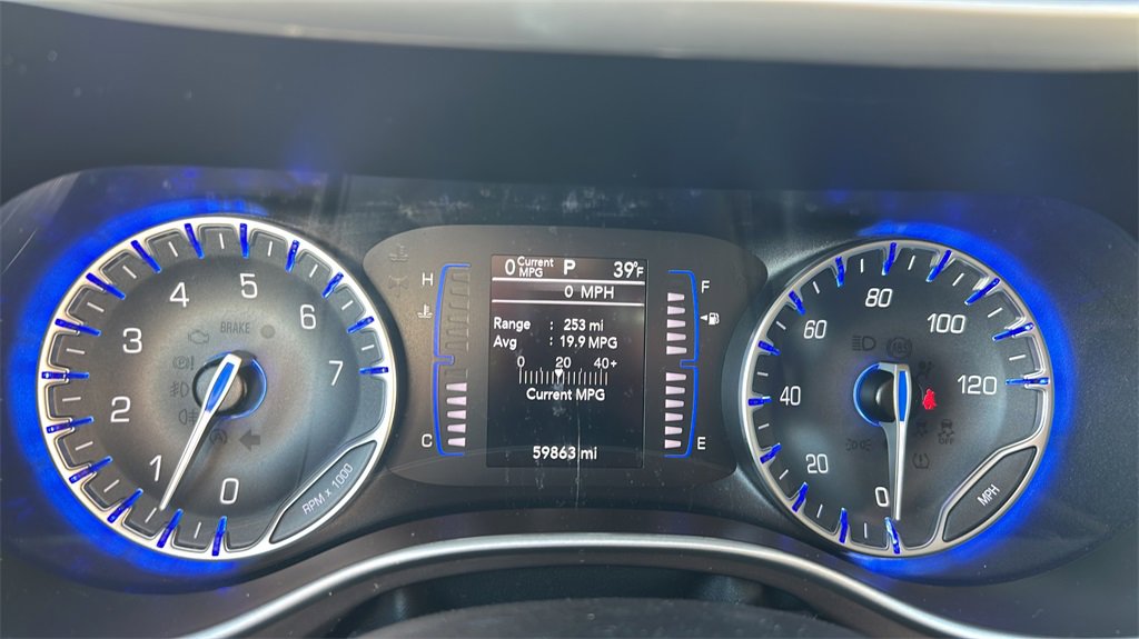 Used 2023 Chrysler Voyager LX image 19