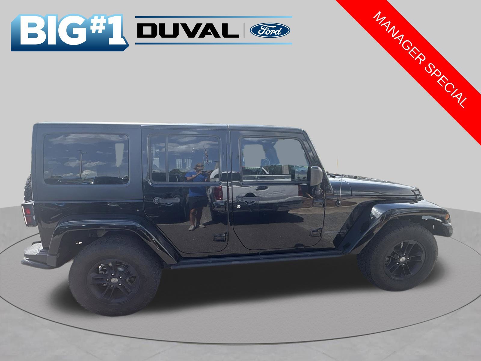 Used 2017 Jeep Wrangler Unlimited Sahara AWD/4WD image 6