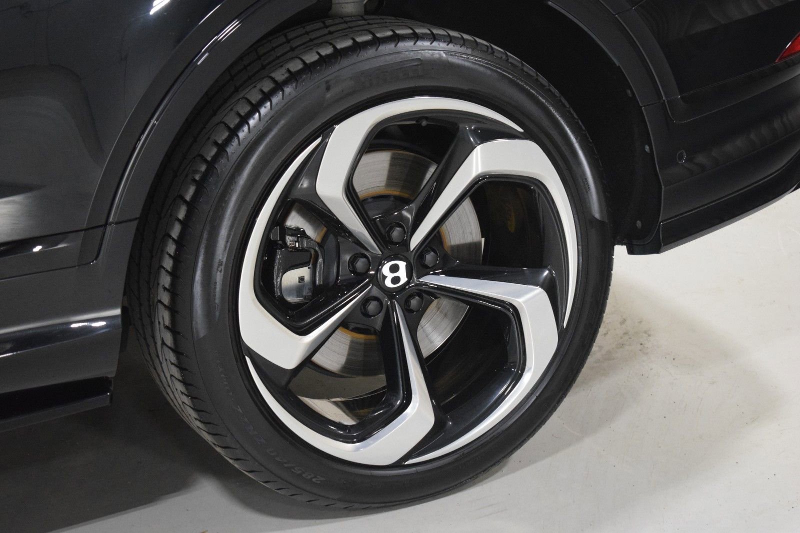 Certified 2022 Bentley Bentayga image 18