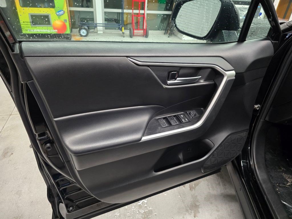 Used 2024 Toyota RAV4 AWD Hybrid image 13