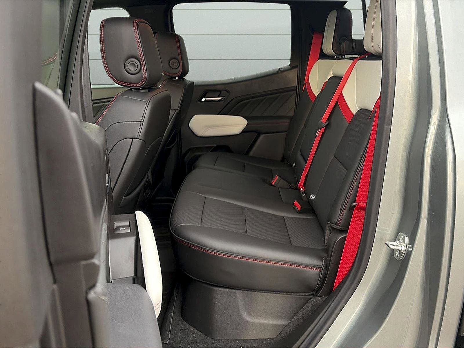 New 2025 GMC Canyon AT4 w/ AT4X AEV Edition image 32