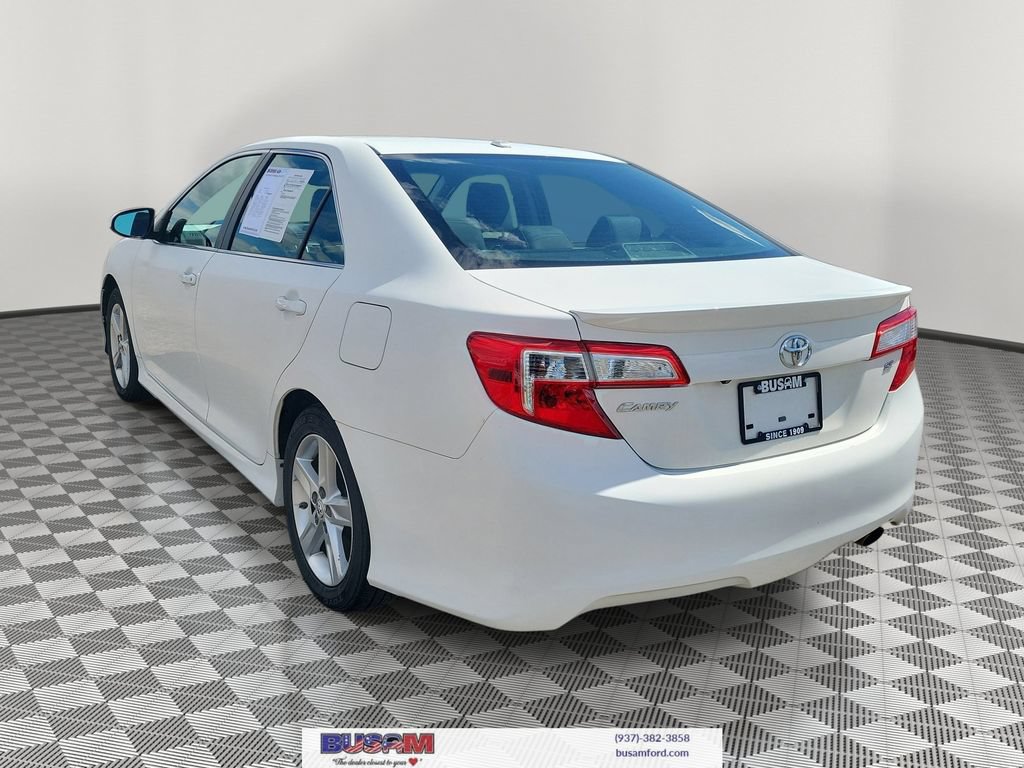Used 2014 Toyota Camry SE w/ Leather Package FWD image 3