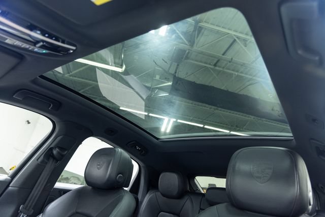 Used 2020 Porsche Cayenne AWD/4WD image 13