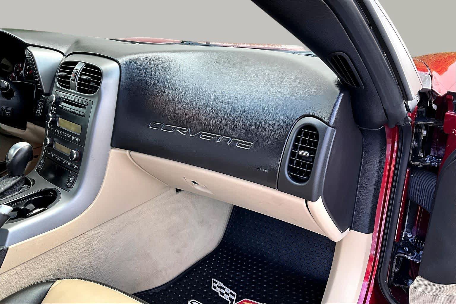 Used 2007 Chevrolet Corvette Coupe w/ Preferred Equipment Group RWD image 18
