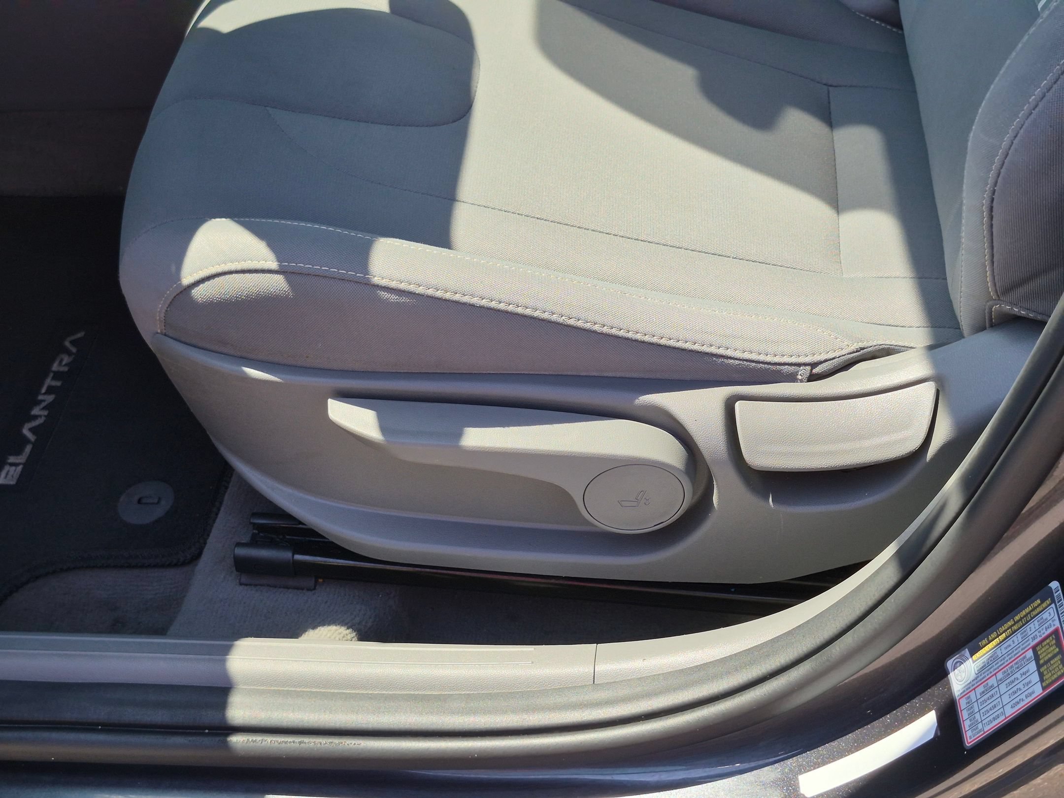 Used 2023 Hyundai Elantra SEL w/ Convenience Package FWD image 15