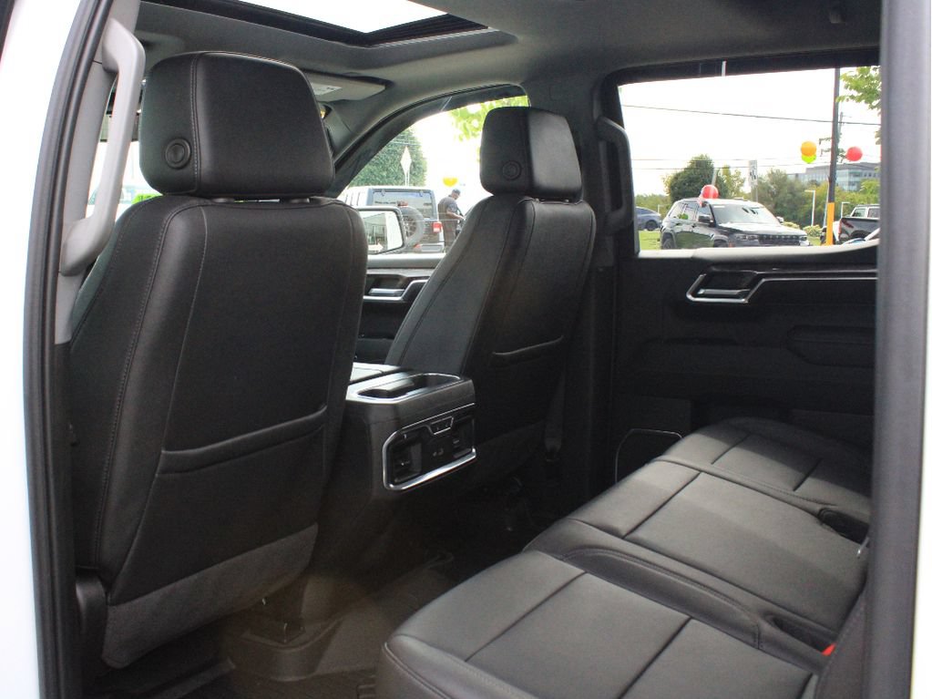 Used 2022 Chevrolet Silverado 1500 LTZ w/ LTZ Premium Package AWD/4WD image 32