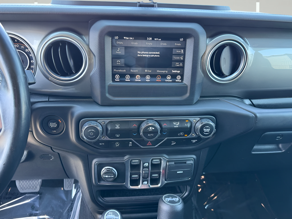 Used 2020 Jeep Wrangler Unlimited Sahara AWD/4WD image 7